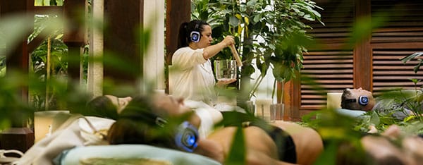 yoga-asana Kopfhörer für Yoga und Fitness: der komplette Leitfaden zu kabellosen Audiosystemen